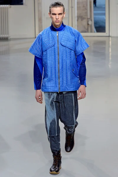 Look 12